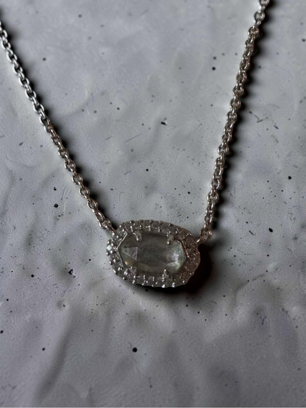 Kendra Scott Rhodium Silver Chelsea Pendant Necklace